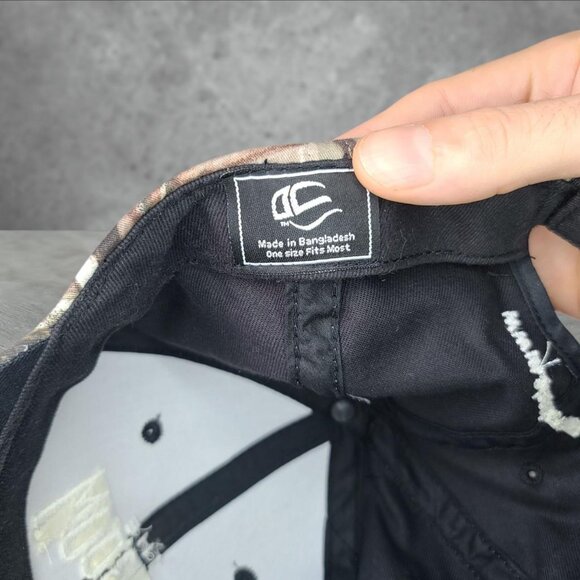 'The Gun Room' faded realtree/black camouflage strapback hat - Picture 3 of 3